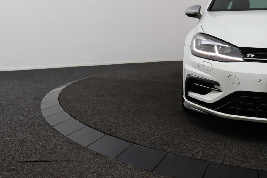 Volkswagen Golf 7.5 R 4Motion*AKRA*DSG*PANO*CAMERA*ACC*BLINDSP*BTW