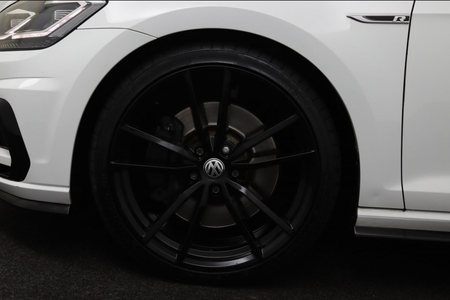 Volkswagen Golf 7.5 R 4Motion*AKRA*DSG*PANO*CAMERA*ACC*BLINDSP*BTW
