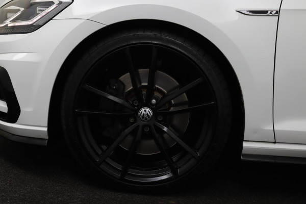 Volkswagen Golf 7.5 R 4Motion*AKRA*DSG*PANO*CAMERA*ACC*BLINDSP*BTW