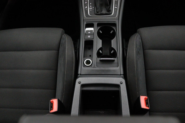 Volkswagen Golf 7.5 R 4Motion*AKRA*DSG*PANO*CAMERA*ACC*BLINDSP*BTW