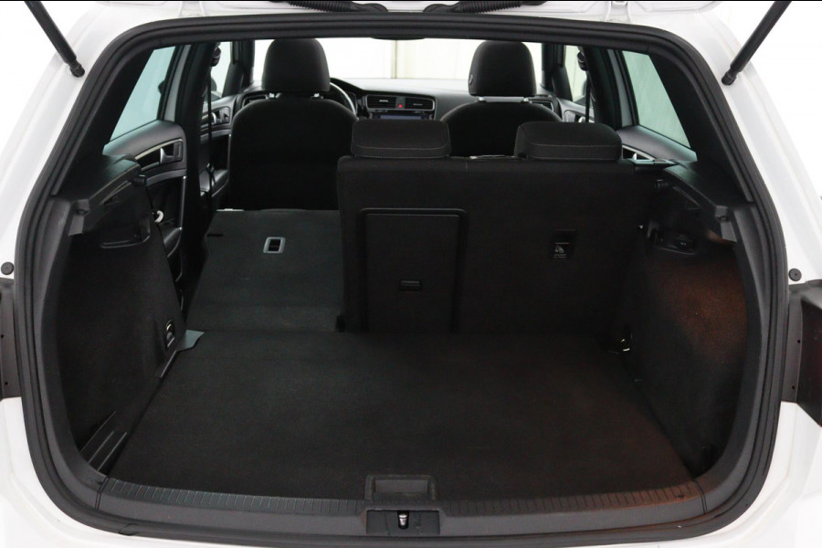 Volkswagen Golf 7.5 R 4Motion*AKRA*DSG*PANO*CAMERA*ACC*BLINDSP*BTW
