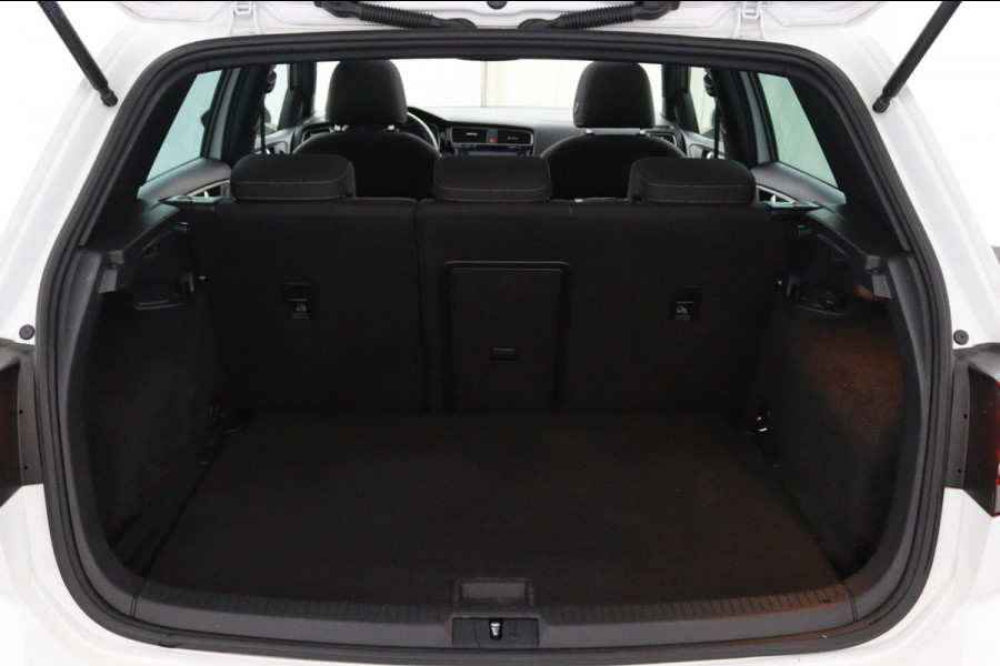 Volkswagen Golf 7.5 R 4Motion*AKRA*DSG*PANO*CAMERA*ACC*BLINDSP*BTW