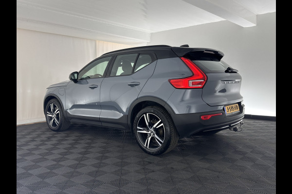 Volvo XC40 1.5 T5 Recharge R-Design (INCL-BTW) Aut. *PANO | DIGI-COCKPIT | FULL-LED | BLIND-SPOT | LANE-ASSIST | PREMIUM-AUDIO | KEYLESS | CARPLAY | NAVI-FULLMAP | LEATHER-ALCANTARA | ECC | PDC | HEATED-SPORTSEATS | TOWBAR | 19