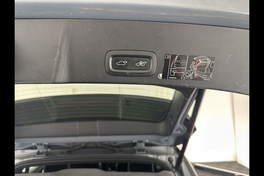 Volvo XC40 1.5 T5 Recharge R-Design (INCL-BTW) Aut. *PANO | DIGI-COCKPIT | FULL-LED | BLIND-SPOT | LANE-ASSIST | PREMIUM-AUDIO | KEYLESS | CARPLAY | NAVI-FULLMAP | LEATHER-ALCANTARA | ECC | PDC | HEATED-SPORTSEATS | TOWBAR | 19