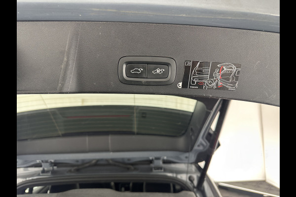 Volvo XC40 1.5 T5 Recharge R-Design (INCL-BTW) Aut. *PANO | DIGI-COCKPIT | FULL-LED | BLIND-SPOT | LANE-ASSIST | PREMIUM-AUDIO | KEYLESS | CARPLAY | NAVI-FULLMAP | LEATHER-ALCANTARA | ECC | PDC | HEATED-SPORTSEATS | TOWBAR | 19