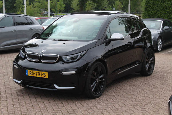 BMW i3 S iPerformance 94Ah 33 kWh / SoH 89.6% / Full option! / Panoramadak / Camera / Keyless / 20'' / Warmtepomp / Harman Kardon / Apple CarPlay / DAB / Getint glas / Stoelverwarming / ACC