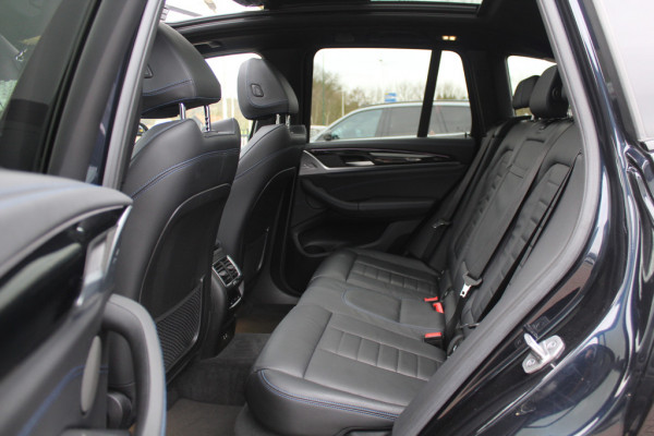 BMW iX3 High Executive 80 kWh / SoH 98.4% / Trekhaak / Panoramadak / 360Camera / Head-up / 20'' / Leder / Harman Kardon / Sfeerverlichting / Dodehoek / DAB / Stuur+Stoelverwarming / ACC