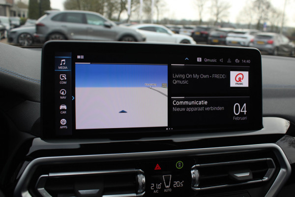 BMW iX3 High Executive 80 kWh / SoH 98.4% / Trekhaak / Panoramadak / 360Camera / Head-up / 20'' / Leder / Harman Kardon / Sfeerverlichting / Dodehoek / DAB / Stuur+Stoelverwarming / ACC