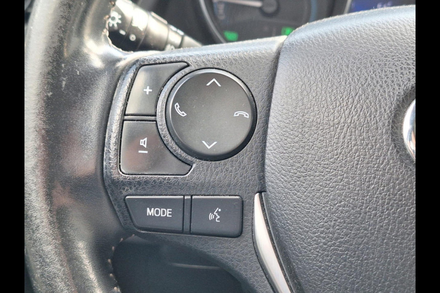 Toyota Auris 1.8 Hybrid Dynamic | Navigatie, 16 inch, Parkeercamera, Cruise control, Stuurbediening, Bluetooth