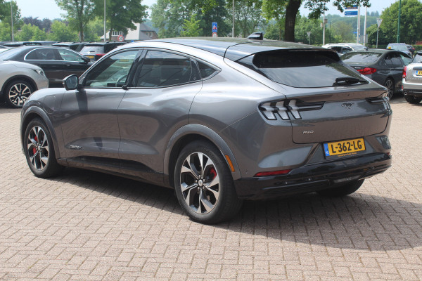 Ford Mustang Mach-E Extended First Edition AWD 98 kWh / SoH 94.9% / Trekhaak / Panoramadak / Camera / Leder / 19'' / B&O / Keyless / DAB / Dodehoek / ACC / Navigatie / Sfeerverlichting / Stoelverwarming