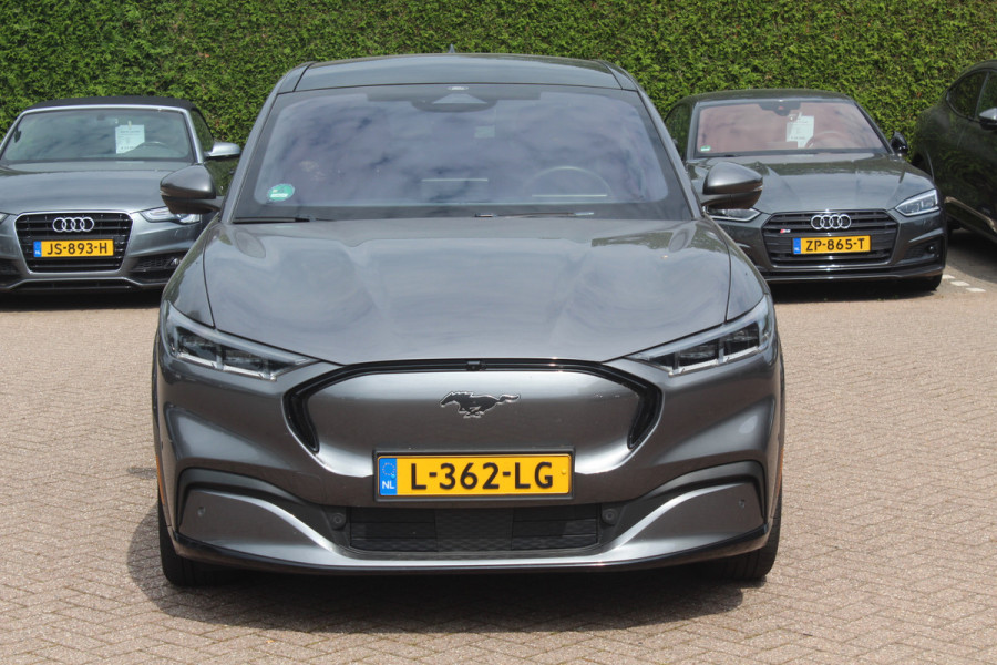 Ford Mustang Mach-E Extended First Edition AWD 98 kWh / SoH 94.9% / Trekhaak / Panoramadak / Camera / Leder / 19'' / B&O / Keyless / DAB / Dodehoek / ACC / Navigatie / Sfeerverlichting / Stoelverwarming
