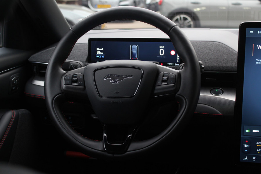 Ford Mustang Mach-E Extended First Edition AWD 98 kWh / SoH 94.9% / Trekhaak / Panoramadak / Camera / Leder / 19'' / B&O / Keyless / DAB / Dodehoek / ACC / Navigatie / Sfeerverlichting / Stoelverwarming