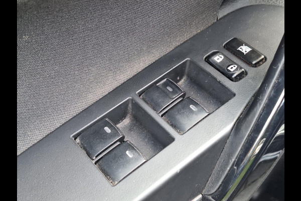 Toyota Auris 1.8 Hybrid Dynamic | Navigatie, 16 inch, Parkeercamera, Cruise control, Stuurbediening, Bluetooth