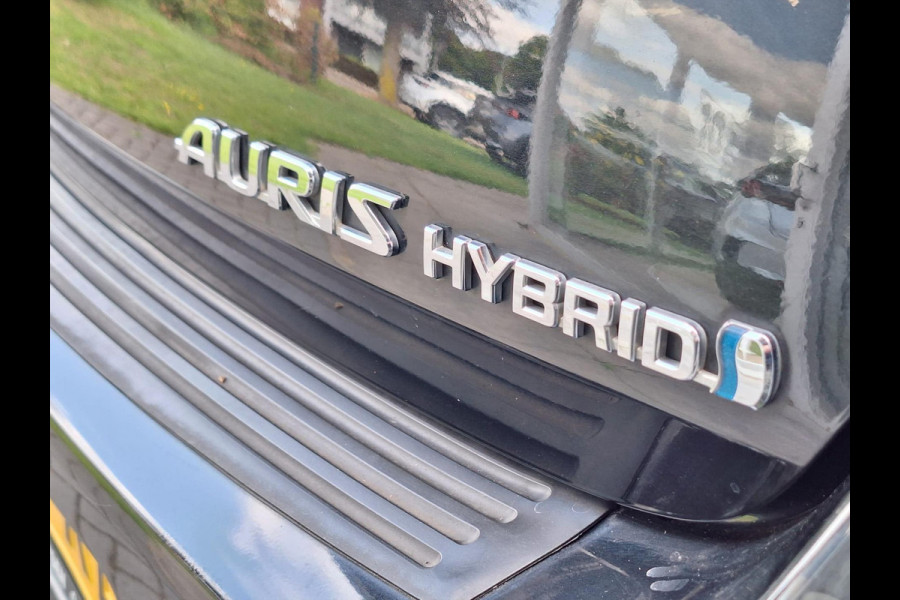Toyota Auris 1.8 Hybrid Dynamic | Navigatie, 16 inch, Parkeercamera, Cruise control, Stuurbediening, Bluetooth