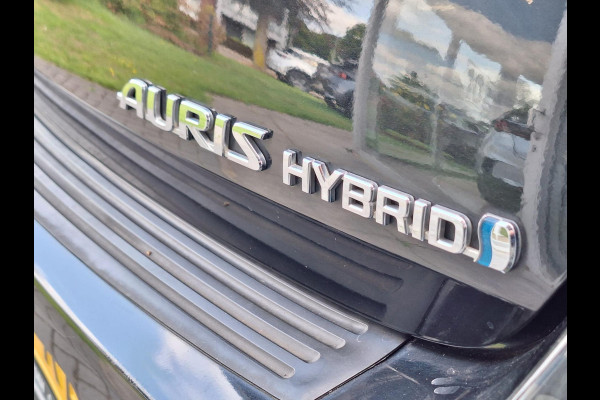 Toyota Auris 1.8 Hybrid Dynamic | Navigatie, 16 inch, Parkeercamera, Cruise control, Stuurbediening, Bluetooth