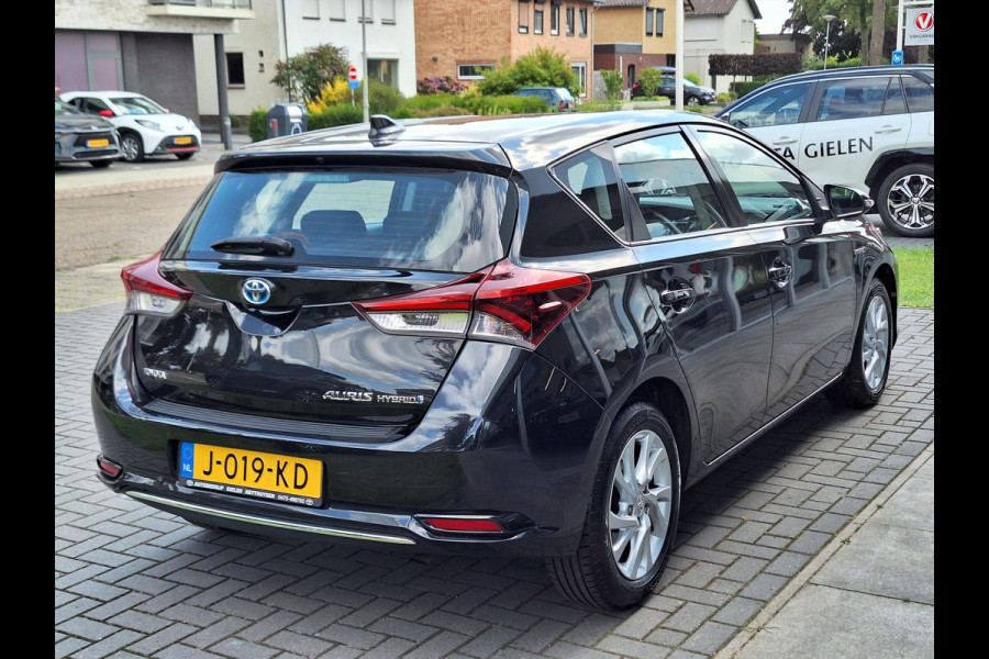 Toyota Auris 1.8 Hybrid Dynamic | Navigatie, 16 inch, Parkeercamera, Cruise control, Stuurbediening, Bluetooth