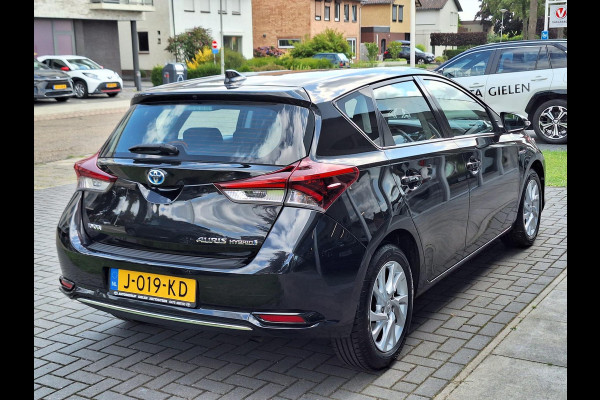 Toyota Auris 1.8 Hybrid Dynamic | Navigatie, 16 inch, Parkeercamera, Cruise control, Stuurbediening, Bluetooth