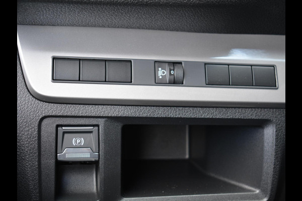 Opel Vivaro Electric L2 75 kWh 0% Rente | 8 jaar garantie | Surround View Pakket | Geïsoleerde comfort scheidingswand met vaste ruit | 3 zitplaatsen