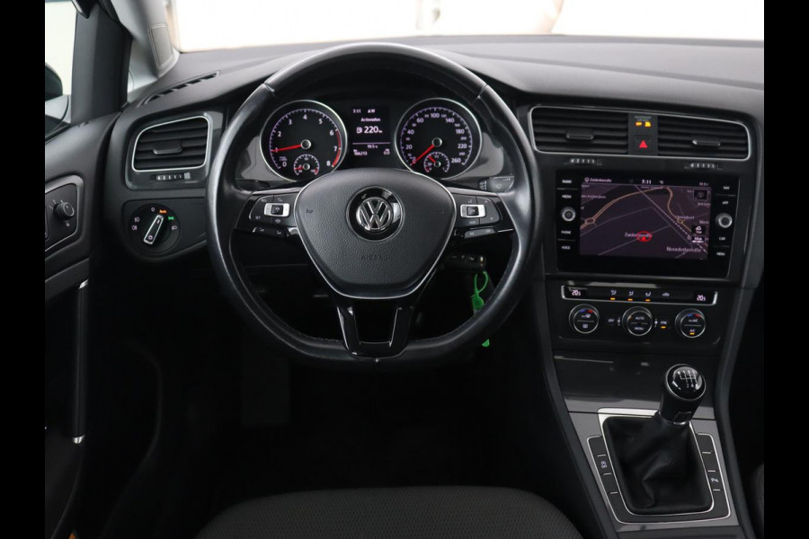 Volkswagen Golf 1.0 TSI Comfortline | Carplay | Adaptive cruise | Navigatie | Climate control | Parkeerhulp | Bluetooth