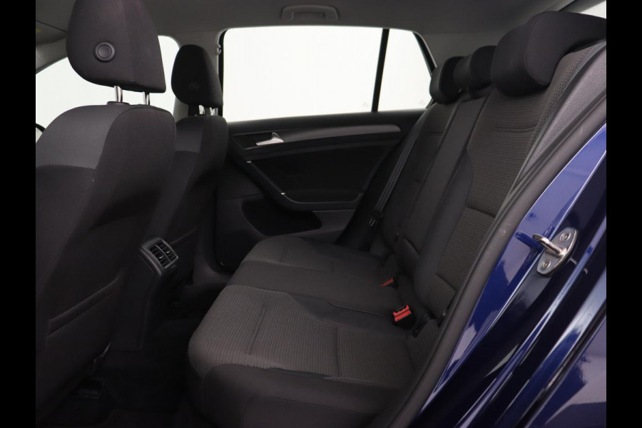 Volkswagen Golf 1.0 TSI Comfortline | Carplay | Adaptive cruise | Navigatie | Climate control | Parkeerhulp | Bluetooth