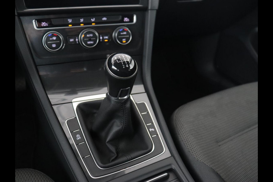 Volkswagen Golf 1.0 TSI Comfortline | Carplay | Adaptive cruise | Navigatie | Climate control | Parkeerhulp | Bluetooth