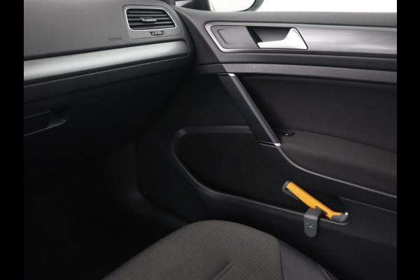 Volkswagen Golf 1.0 TSI Comfortline | Carplay | Adaptive cruise | Navigatie | Climate control | Parkeerhulp | Bluetooth