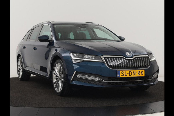 Škoda Superb 1.4 TSI iV Laurin & Klement | Panoramadak | Stoelventilatie | Leder | Camera | Trekhaak | Massage | Adaptive cruise | Virtual Cockpit | Canton Sound | Carplay | 19'' lichtmetalen velgen | PHEV
