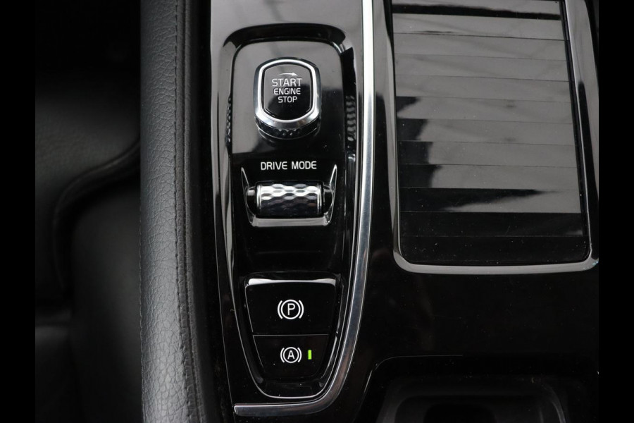 Volvo V60 2.0 T8 Recharge AWD Business Pro | Trekhaak | Leder | Carplay | Keyless | Navigatie | Climate control | Cruise control | Parkeerhulp | Full LED