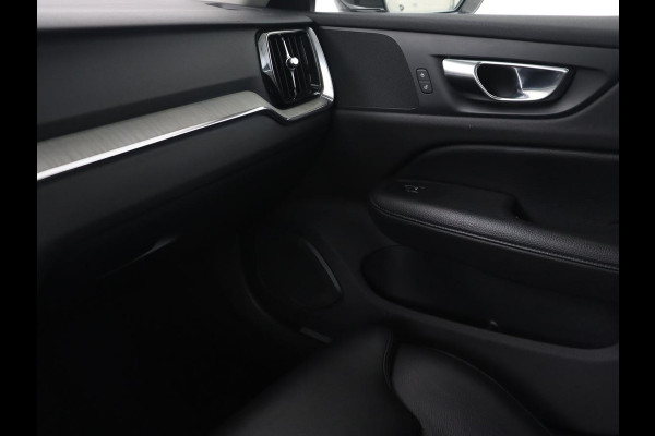 Volvo V60 2.0 T8 Recharge AWD Business Pro | Trekhaak | Leder | Carplay | Keyless | Navigatie | Climate control | Cruise control | Parkeerhulp | Full LED