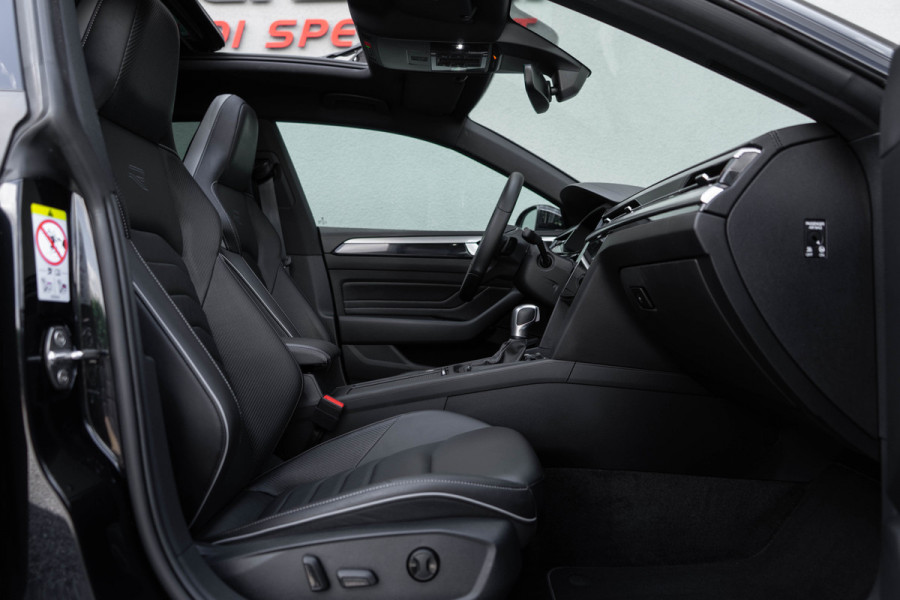 Volkswagen Arteon Shooting Brake 1.4 TSI eHybrid R-Line / Virtual Cockpit/ Head-up Display/ Adaptive Cruise Control/ Trekhaak/ Panoramadak/ 200kW (272PK)