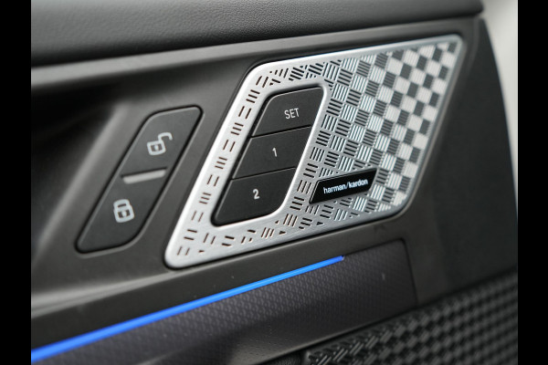 BMW X1 xDrive30e M Sport Plug In Hybrid 326pk Dealer O.H PHEV | Trekhaak Af Fabriek | Head Up | 360 Camera | Adaptive Cruise | Harman Kardon | Alcantara Sportstoelen Memory & Verwarmd | Apple Carplay | Navigatie | Sfeerverlichting |