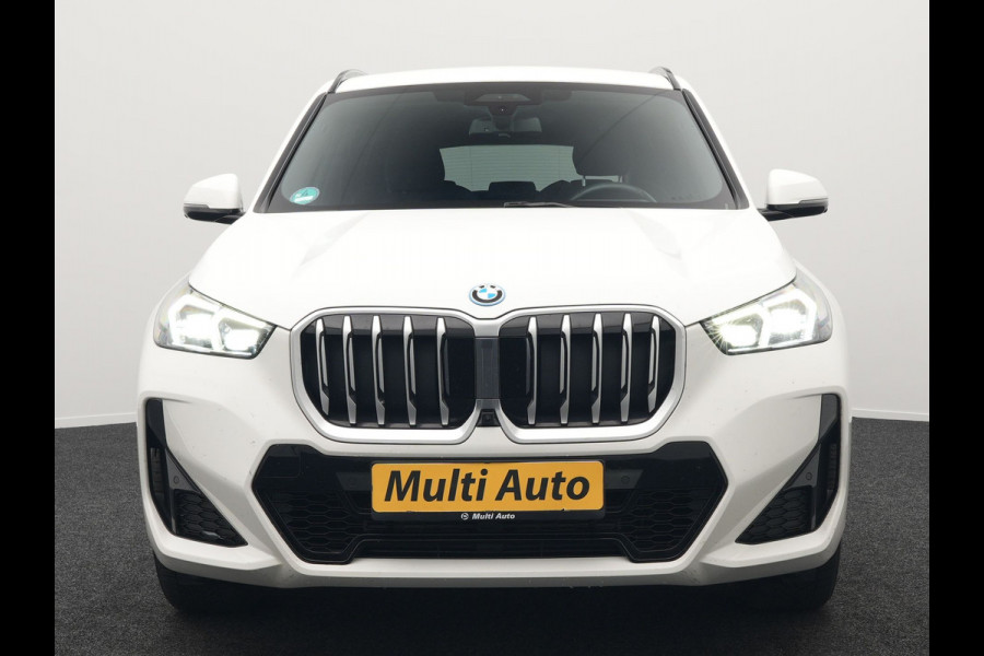 BMW X1 xDrive30e M Sport Plug In Hybrid 326pk Dealer O.H PHEV | Trekhaak Af Fabriek | Head Up | 360 Camera | Adaptive Cruise | Harman Kardon | Alcantara Sportstoelen Memory & Verwarmd | Apple Carplay | Navigatie | Sfeerverlichting |