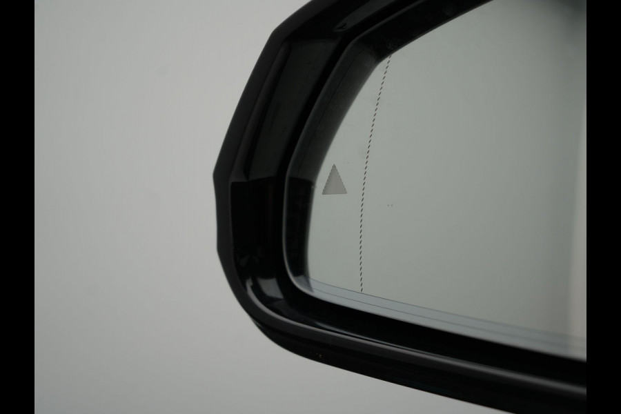 BMW X1 xDrive30e M Sport Plug In Hybrid 326pk Dealer O.H PHEV | Trekhaak Af Fabriek | Head Up | 360 Camera | Adaptive Cruise | Harman Kardon | Alcantara Sportstoelen Memory & Verwarmd | Apple Carplay | Navigatie | Sfeerverlichting |