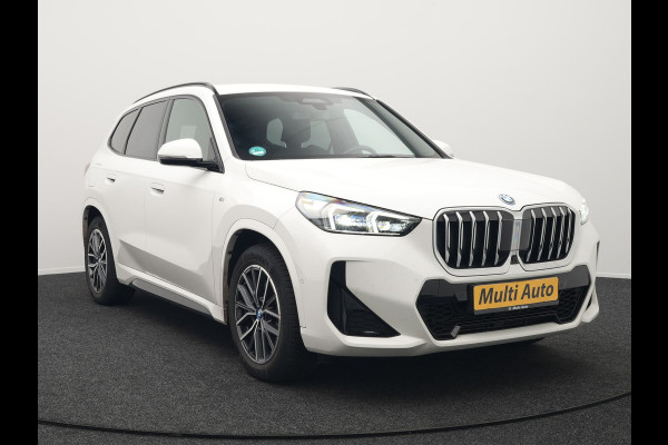 BMW X1 xDrive30e M Sport Plug In Hybrid 326pk Dealer O.H PHEV | Trekhaak Af Fabriek | Head Up | 360 Camera | Adaptive Cruise | Harman Kardon | Alcantara Sportstoelen Memory & Verwarmd | Apple Carplay | Navigatie | Sfeerverlichting |