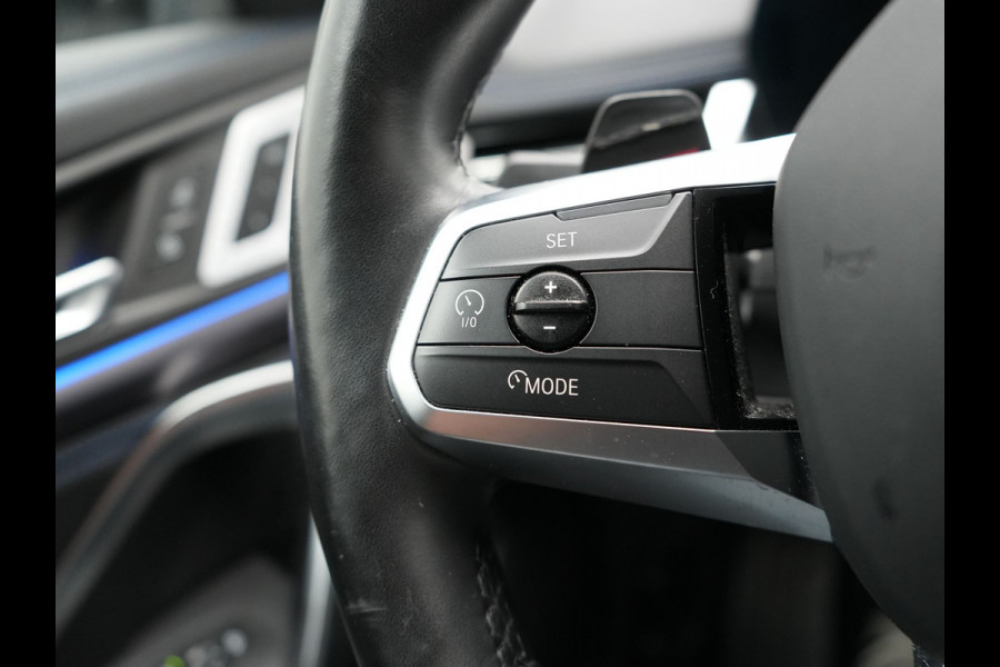 BMW X1 xDrive30e M Sport Plug In Hybrid 326pk Dealer O.H PHEV | Trekhaak Af Fabriek | Head Up | 360 Camera | Adaptive Cruise | Harman Kardon | Alcantara Sportstoelen Memory & Verwarmd | Apple Carplay | Navigatie | Sfeerverlichting |