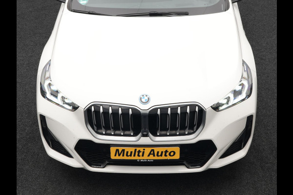 BMW X1 xDrive30e M Sport Plug In Hybrid 326pk Dealer O.H PHEV | Trekhaak Af Fabriek | Head Up | 360 Camera | Adaptive Cruise | Harman Kardon | Alcantara Sportstoelen Memory & Verwarmd | Apple Carplay | Navigatie | Sfeerverlichting |