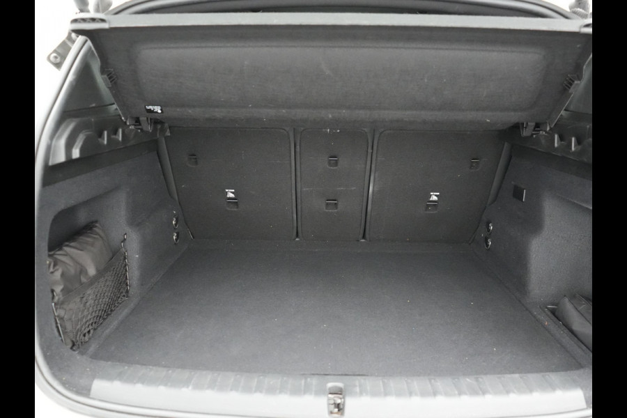 BMW X1 xDrive30e M Sport Plug In Hybrid 326pk Dealer O.H PHEV | Trekhaak Af Fabriek | Head Up | 360 Camera | Adaptive Cruise | Harman Kardon | Alcantara Sportstoelen Memory & Verwarmd | Apple Carplay | Navigatie | Sfeerverlichting |
