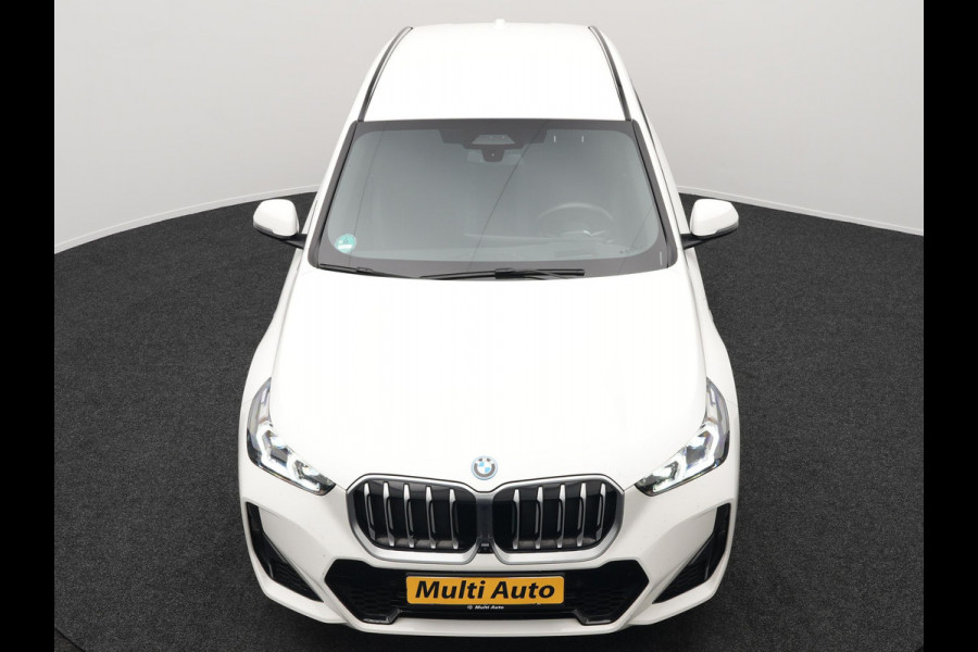 BMW X1 xDrive30e M Sport Plug In Hybrid 326pk Dealer O.H PHEV | Trekhaak Af Fabriek | Head Up | 360 Camera | Adaptive Cruise | Harman Kardon | Alcantara Sportstoelen Memory & Verwarmd | Apple Carplay | Navigatie | Sfeerverlichting |