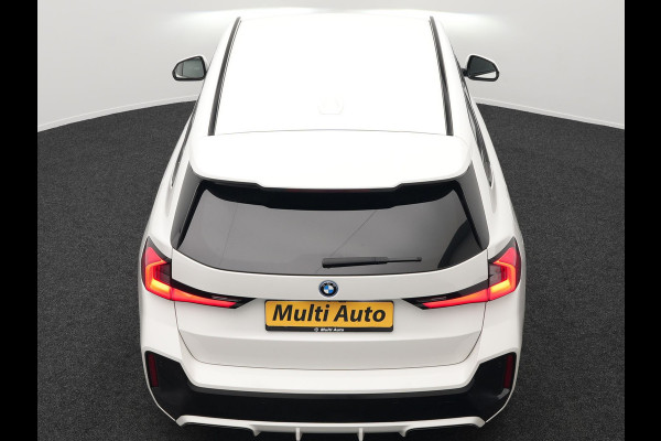 BMW X1 xDrive30e M Sport Plug In Hybrid 326pk Dealer O.H PHEV | Trekhaak Af Fabriek | Head Up | 360 Camera | Adaptive Cruise | Harman Kardon | Alcantara Sportstoelen Memory & Verwarmd | Apple Carplay | Navigatie | Sfeerverlichting |