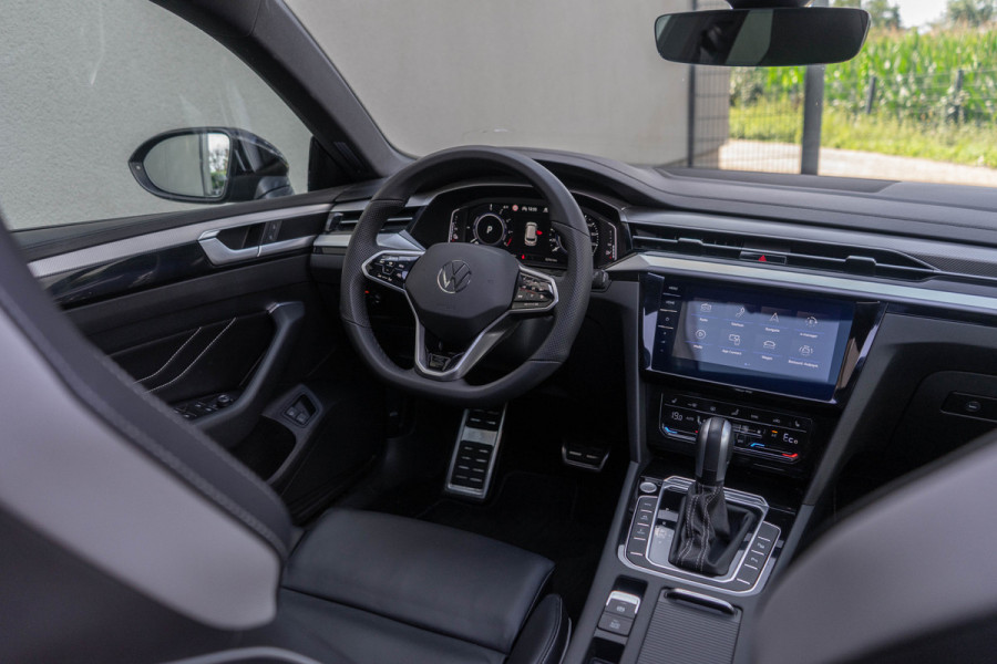 Volkswagen Arteon Shooting Brake 1.4 TSI eHybrid R-Line / Virtual Cockpit/ Head-up Display/ Adaptive Cruise Control/ Trekhaak/ Panoramadak/ 200kW (272PK)