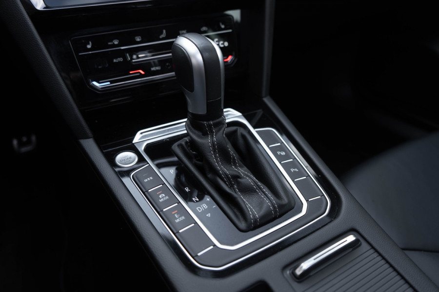 Volkswagen Arteon Shooting Brake 1.4 TSI eHybrid R-Line / Virtual Cockpit/ Head-up Display/ Adaptive Cruise Control/ Trekhaak/ Panoramadak/ 200kW (272PK)