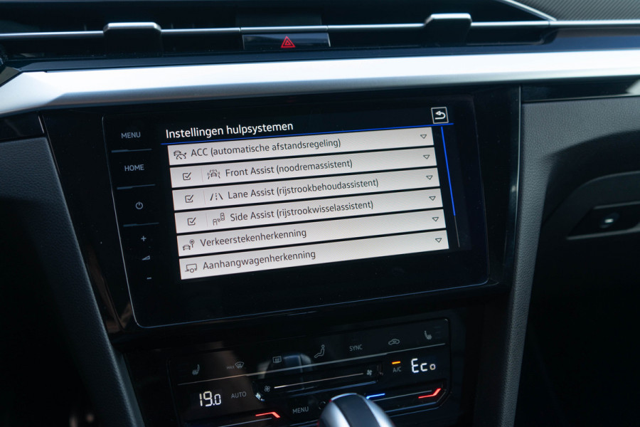 Volkswagen Arteon Shooting Brake 1.4 TSI eHybrid R-Line / Virtual Cockpit/ Head-up Display/ Adaptive Cruise Control/ Trekhaak/ Panoramadak/ 200kW (272PK)