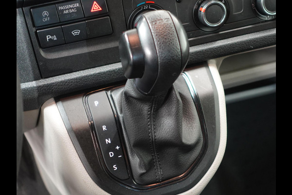 Volkswagen Transporter 150pk automaat L2 Comfortline Executive + Trekhaak Navigatie Apple Carplay Sortimo inbouw Euro6 2-zits