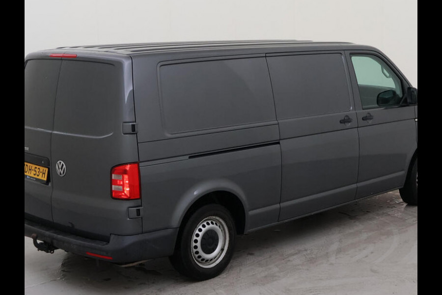 Volkswagen Transporter 150pk automaat L2 Comfortline Executive + Trekhaak Navigatie Apple Carplay Sortimo inbouw Euro6 2-zits