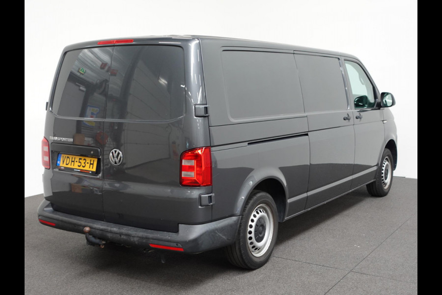 Volkswagen Transporter 150pk automaat L2 Comfortline Executive + Trekhaak Navigatie Apple Carplay Sortimo inbouw Euro6 2-zits