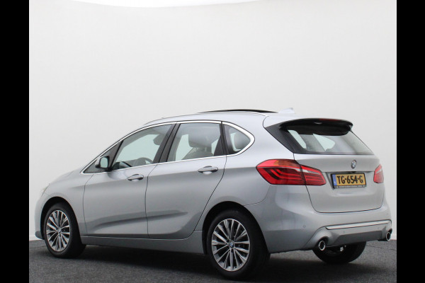 BMW 2 Serie Active Tourer 220i High Executive Automaat Panoramadak, Leer, Head-Up, Camera, Navigatie, LED