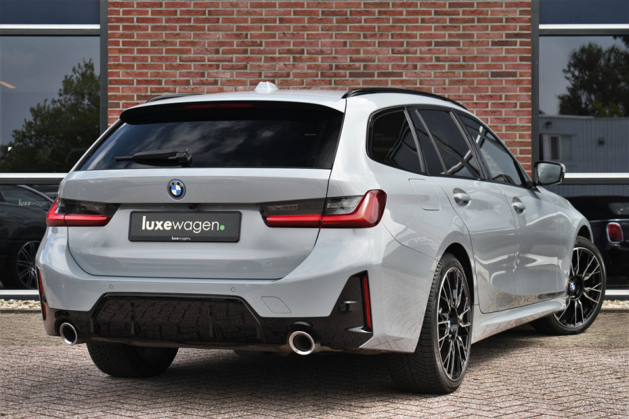 BMW 3 Serie Touring 330e xDrive M-Sport Pano ACC Trekh HUD HiFi Leder Brooklyngrau!