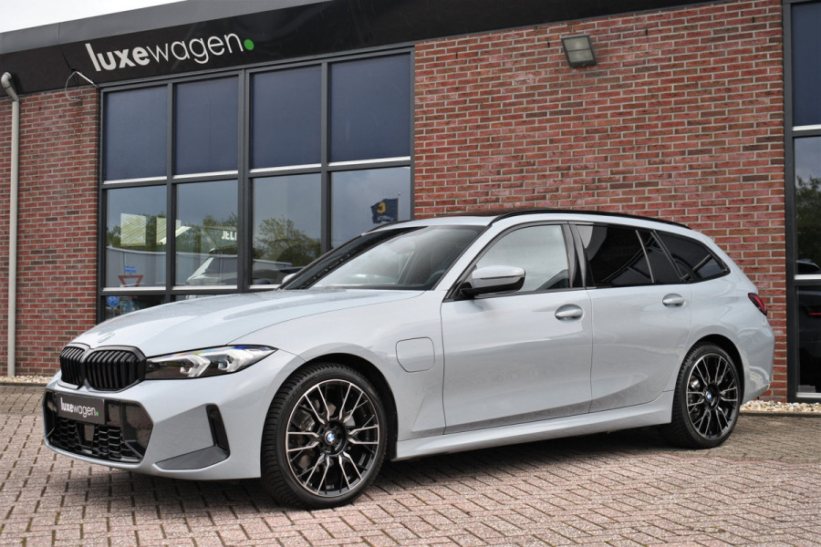 BMW 3 Serie Touring 330e xDrive M-Sport Pano ACC Trekh HUD HiFi Leder Brooklyngrau!