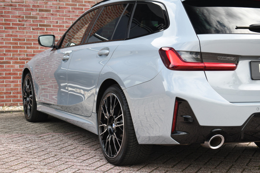 BMW 3 Serie Touring 330e xDrive M-Sport Pano ACC Trekh HUD HiFi Leder Brooklyngrau!