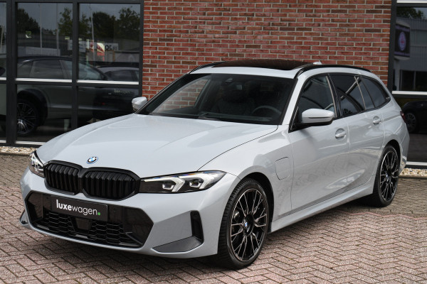 BMW 3 Serie Touring 330e xDrive M-Sport Pano ACC Trekh HUD HiFi Leder Brooklyngrau!